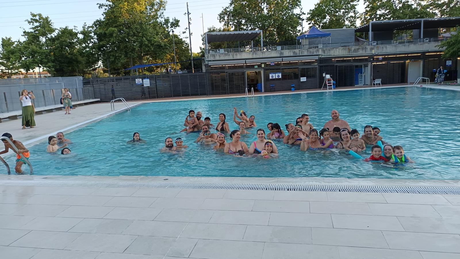 Piscina de La Muntanyeta durante la hora relajada e inclusiva